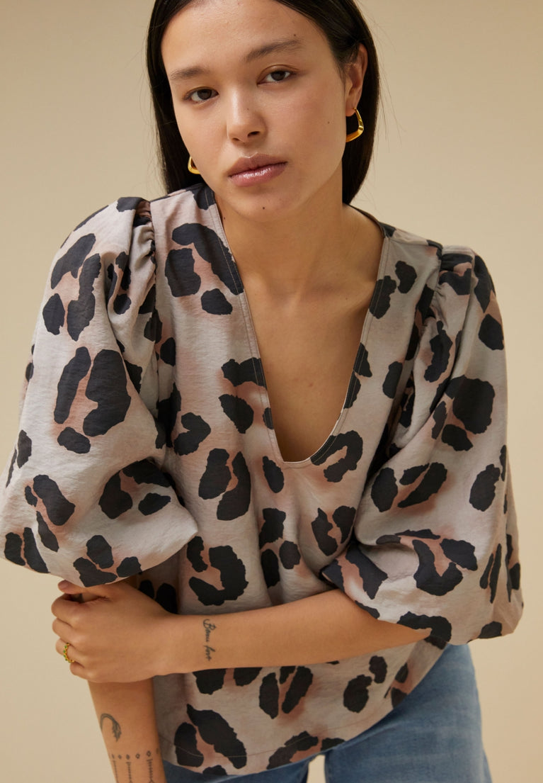 juta cheetah blouse | cheetas print